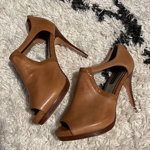 Camel leather heels